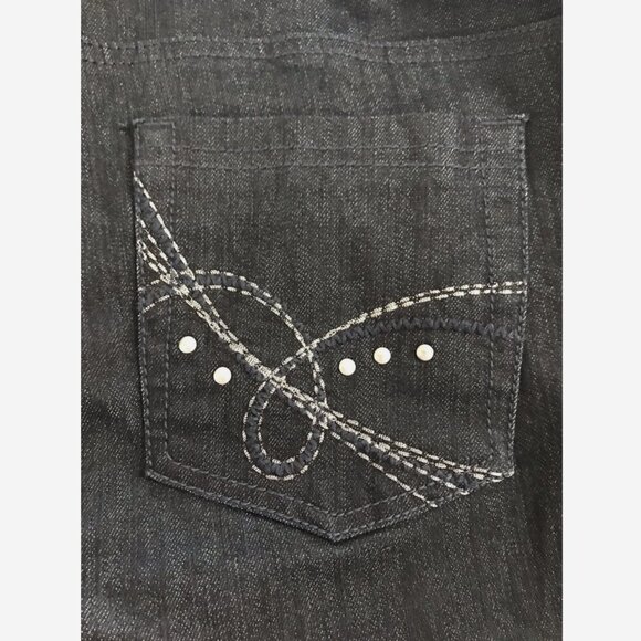 MOTHERHOOD Maternity Bling Jeans NWT Med Cropped Pants - Picture 1 of 8